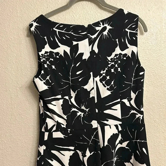 Signature Darby Women Sleeveless Dress Black and White Floral Pattern Size 10 - Picture 4 of 5